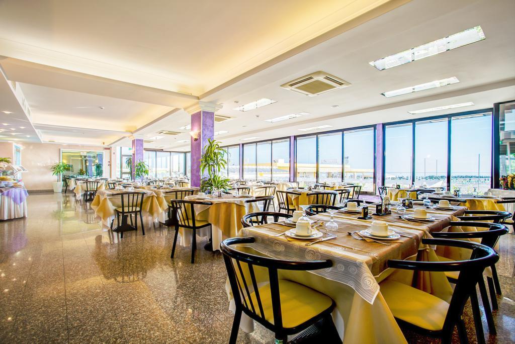 Hotel Caesar Paladium Rímini Exterior foto