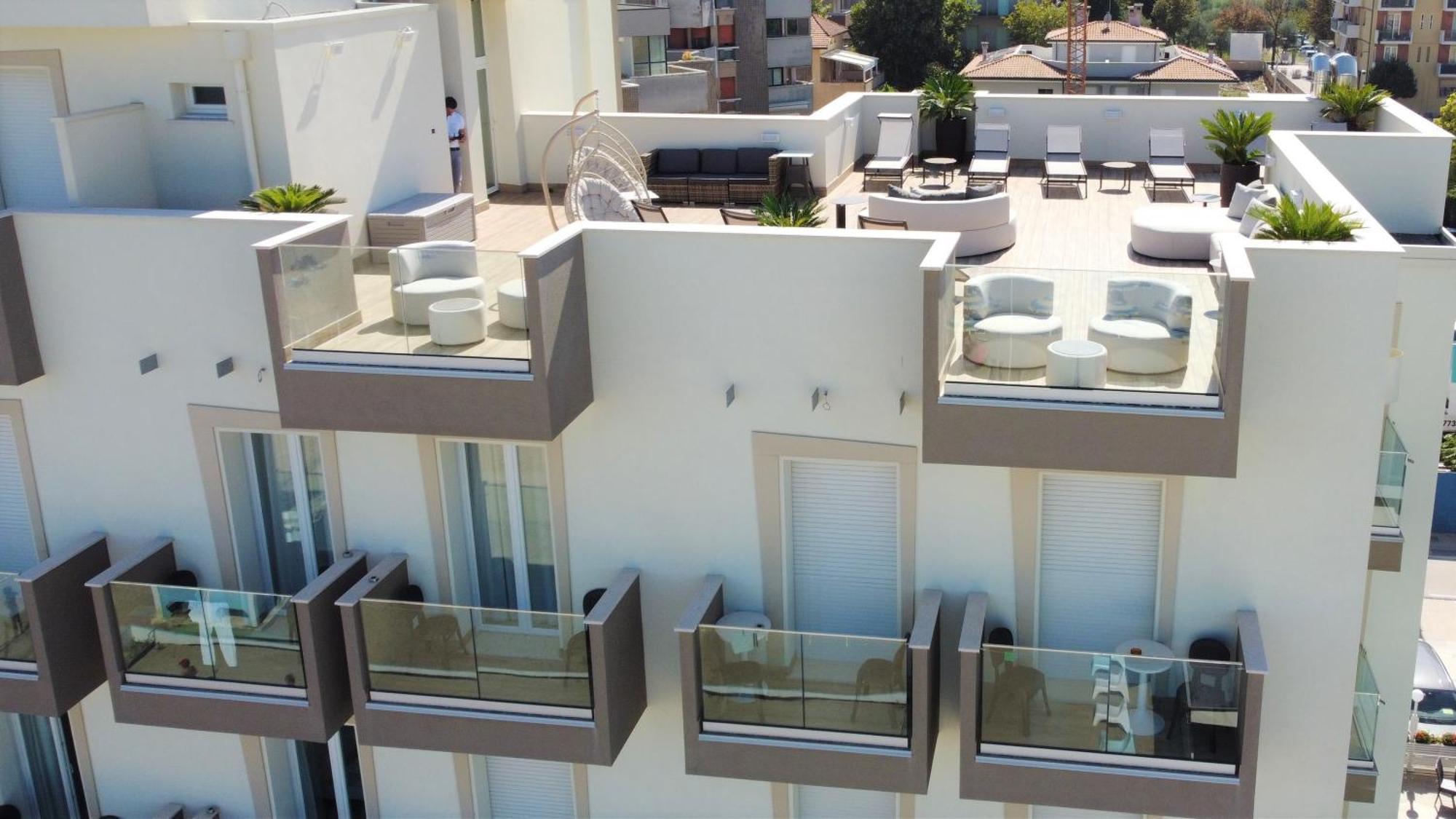 Hotel Caesar Paladium Rímini Exterior foto