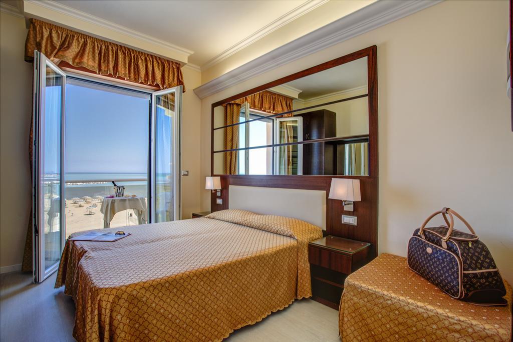 Hotel Caesar Paladium Rímini Habitación foto