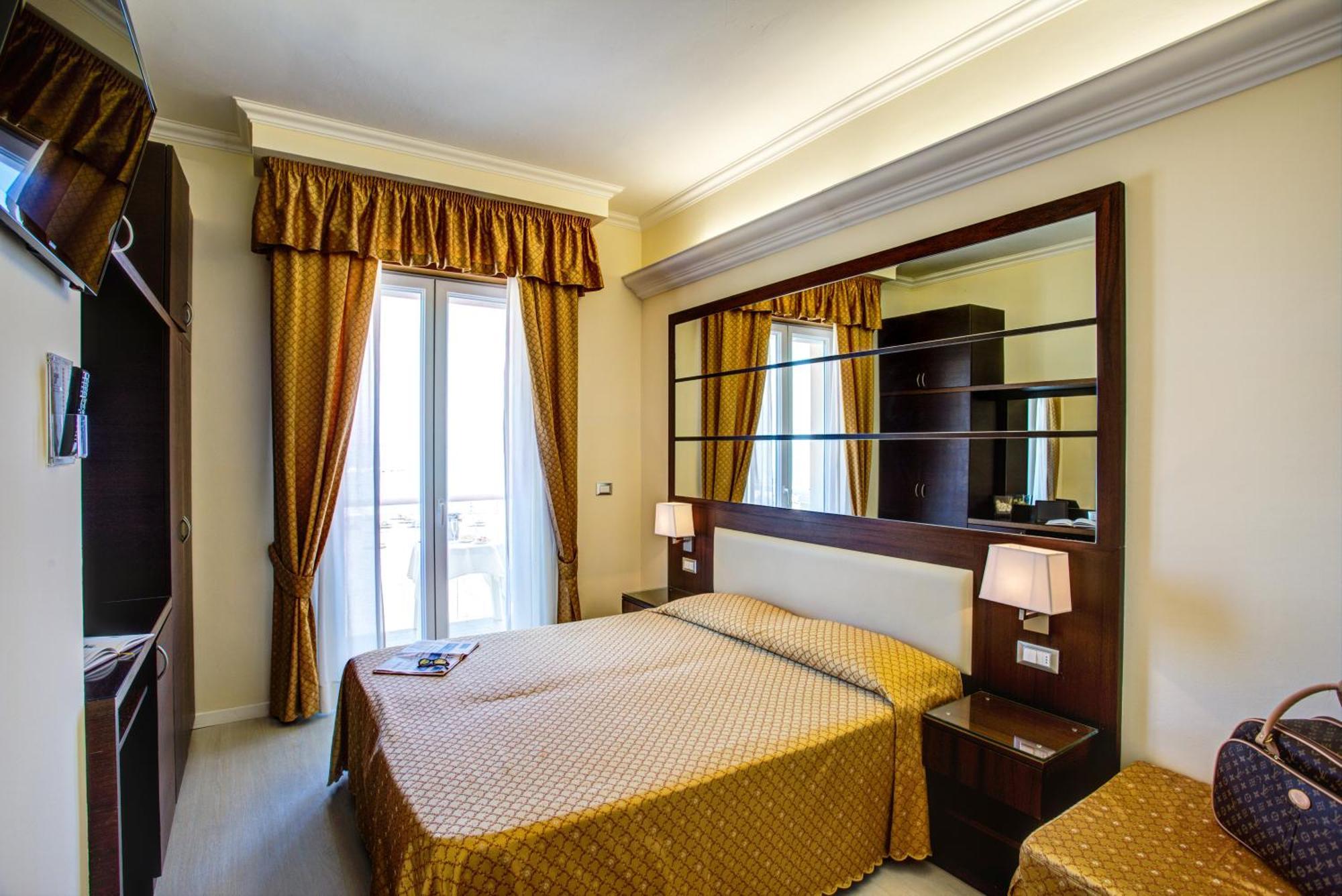 Hotel Caesar Paladium Rímini Habitación foto